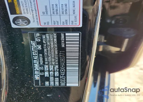 2017 Mercedes-Benz E 300 4Matic z USA, uszkodzony, nr VIN WDDZF4KBXHA080771